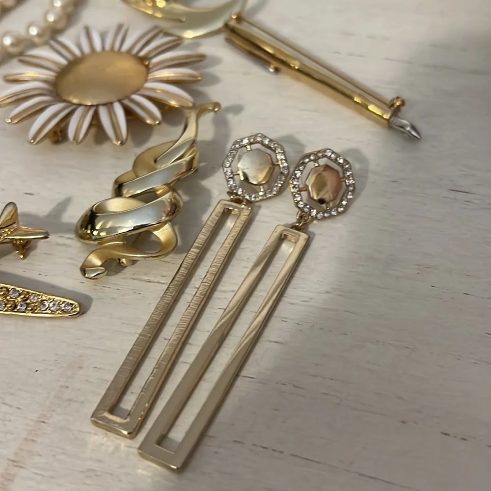 designer costume jewelry brooches necklace mod dep Sarah danecraft avon lot